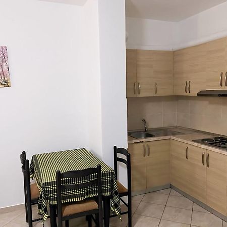 Gerald'S Central Apartments Влёра Экстерьер фото