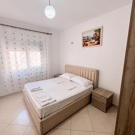 Gerald'S Central Apartments Влёра Экстерьер фото
