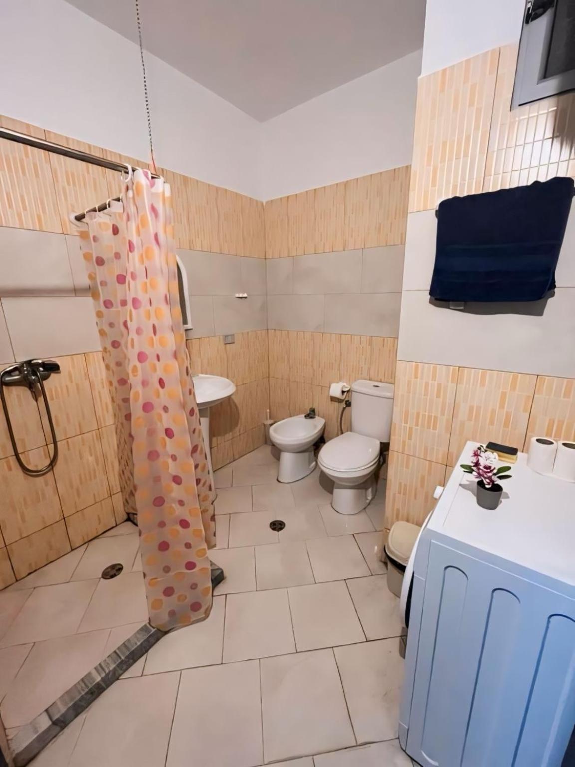 Gerald'S Central Apartments Влёра Экстерьер фото