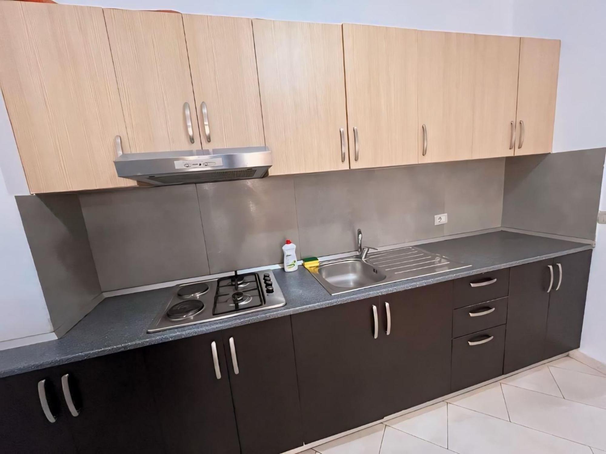 Gerald'S Central Apartments Влёра Экстерьер фото