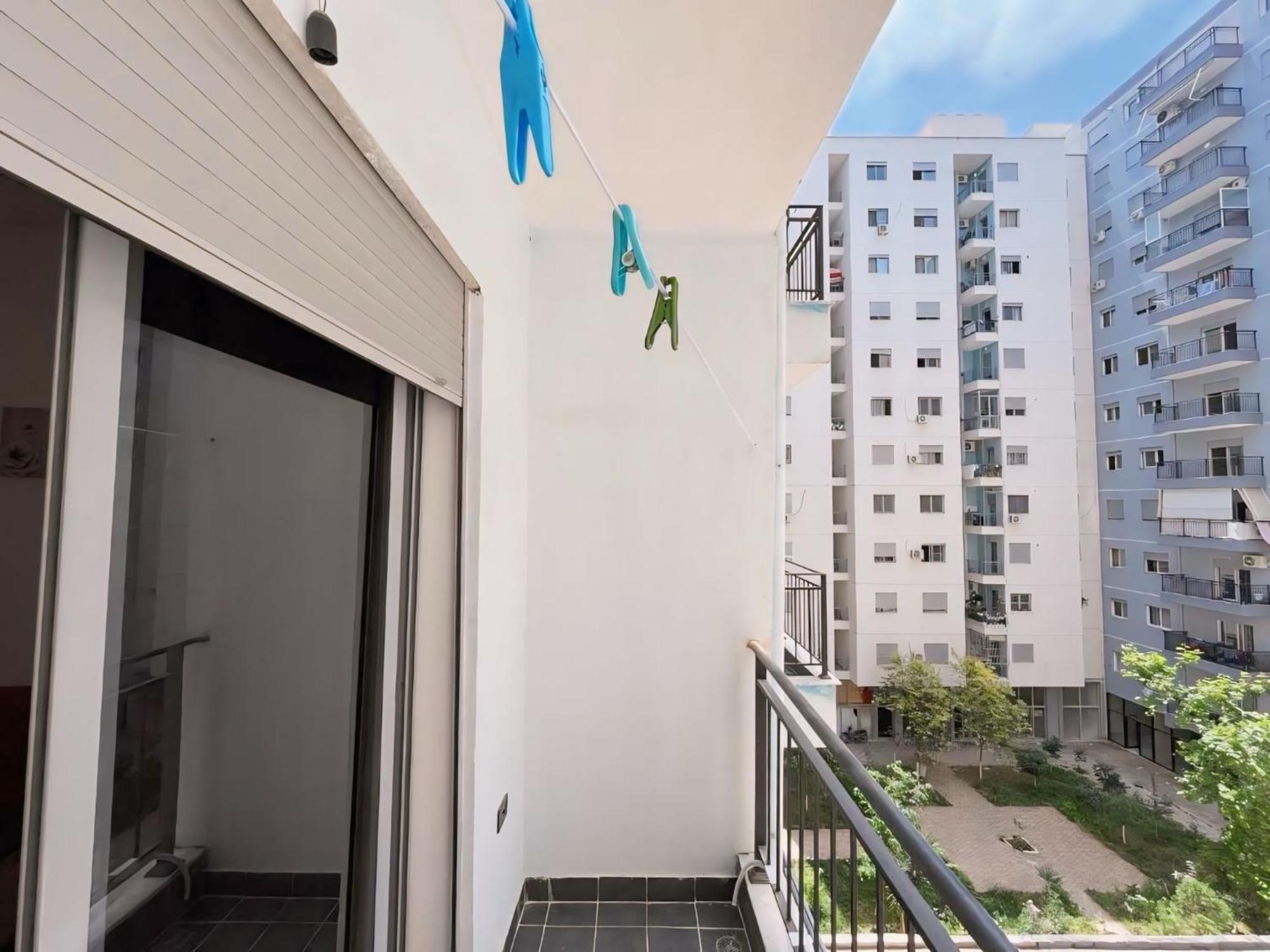 Gerald'S Central Apartments Влёра Экстерьер фото